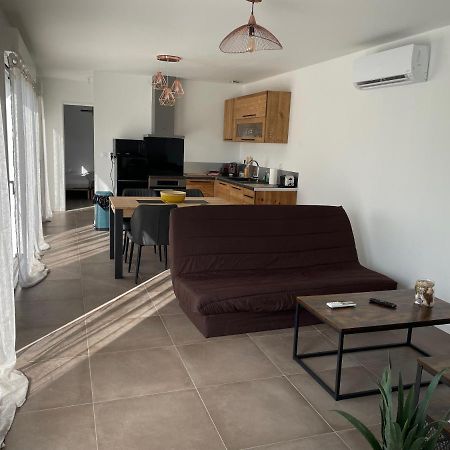 Maison Fleurs De Lys, Climatisee, Wifi Et Parking Privee Gratuit, Lave-Linge, Vernon Giverny Екстер'єр фото